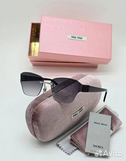 Солнцезащитные очки женские Miu Miu