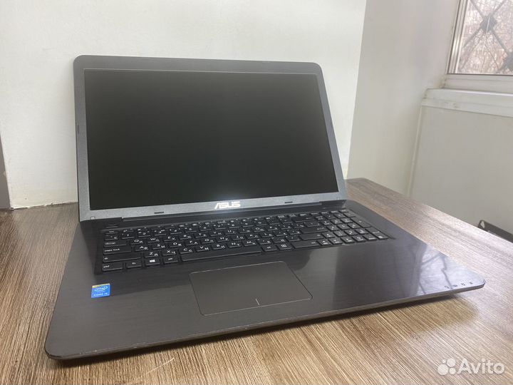 Ноутбук Asus 17.3