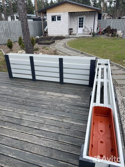 Кашпо-ограждение для цветов