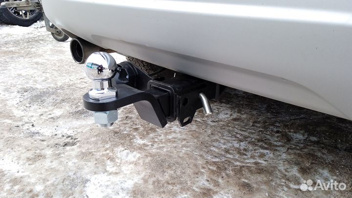 Фаркоп на Ford Kuga, легкосёъмный шар под квадрат