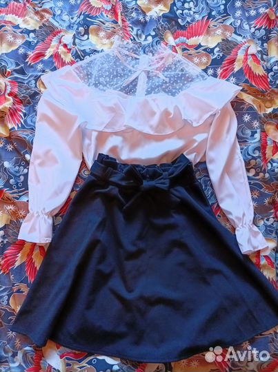 Блузка с юбкой