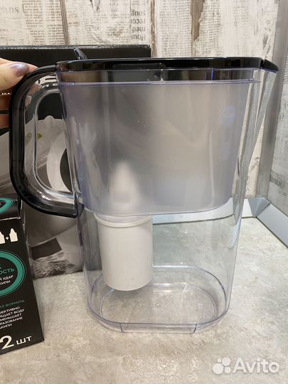 Фильтр кувшин для воды новый Барьер и 2 кассеты