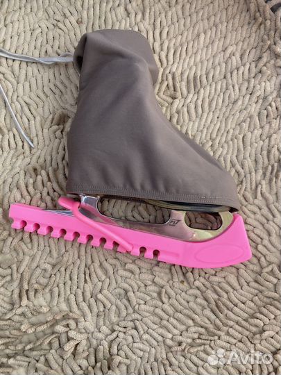 Фигурные коньки Runa