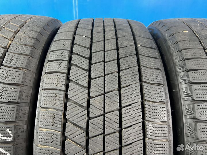 Bridgestone Blizzak VRX3 245/40 R18 93Q