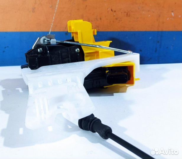 Замок двери передний правый Hyundai Sonata 8 DN