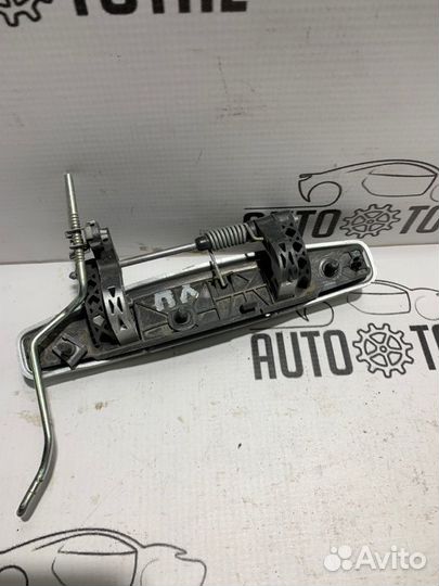 Ручка двери левая Renault Duster F4RA400 2013