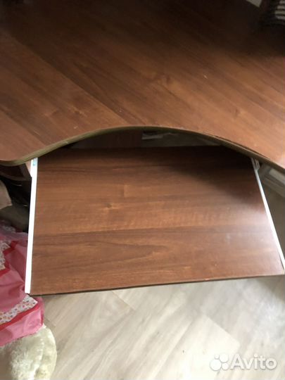 Компьютерный стол