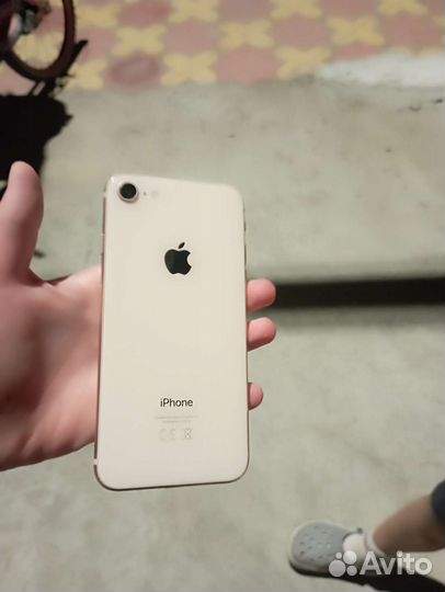 Телефон iPhone 8 64 gb
