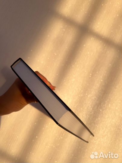 Терри пратчет платье цвета полуночи