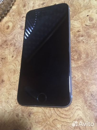 Телефон iPhone 6