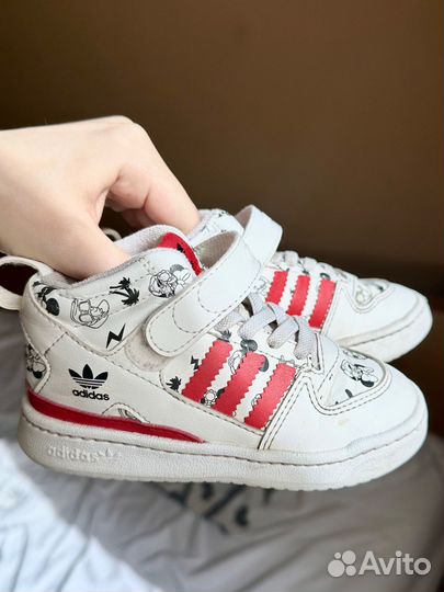 Кроссовки детские adidas forum mid 24р