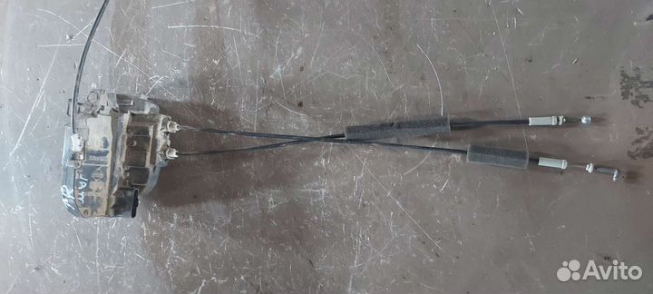 Замок двери задний правый на Nissan Murano