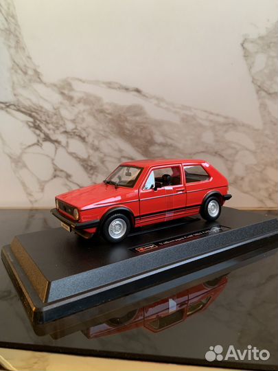 Модель Volkswagen Golf GTI 1979 Burago