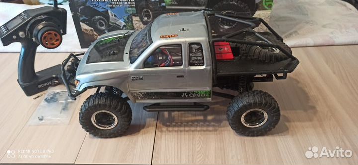 Радиоуправляемая модель Axial SCX 10