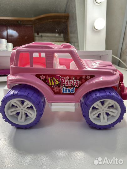 Игрушечная машина