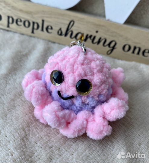 Брелок Осьминог вязаная игрушка