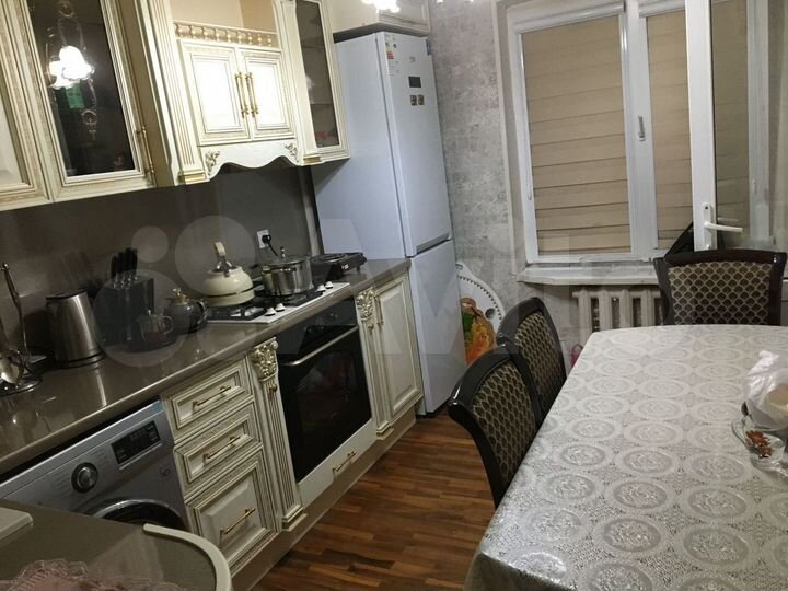 4-к. квартира, 100 м², 2/5 эт.