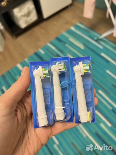 Зубная щетка oral b с 3 насадками