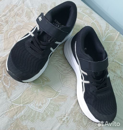 Кроссовки asics детские