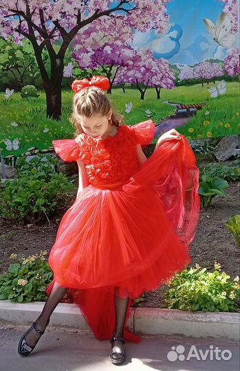 Платье праздничное
