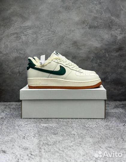 Кроссовки Nike Air Force 1 с мехом