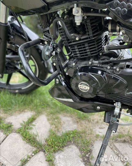 Мотоцикл Bajaj pulsar 180
