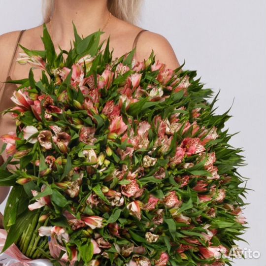 Букет из 51 розовой альстромерии