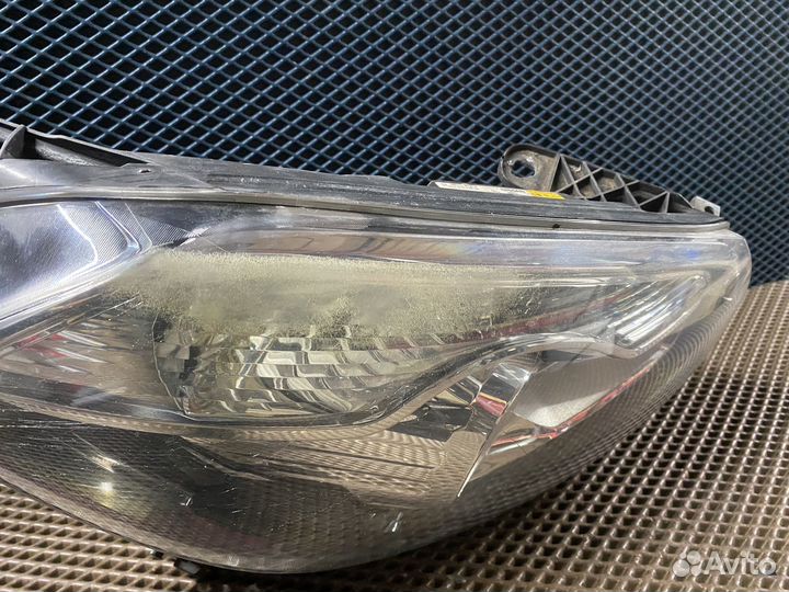 Фара правая ксенон Nissan Qashqai J10 рестайлинг