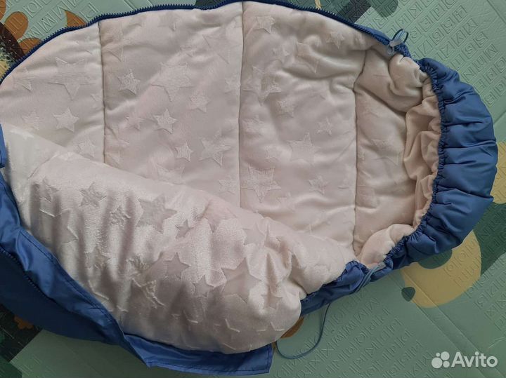 Конверт и комбинезон с шапочкой на выписку