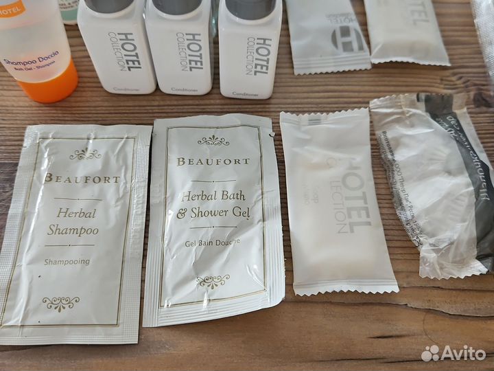 Набор миниатюр косметики