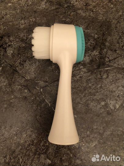 Щетка для умывания и массажа лица