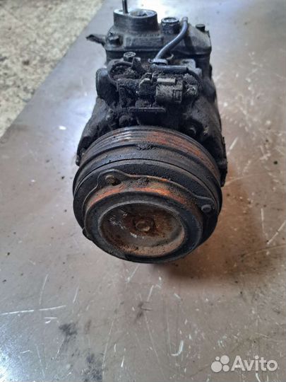 Компрессор кондиционера на BMW F01