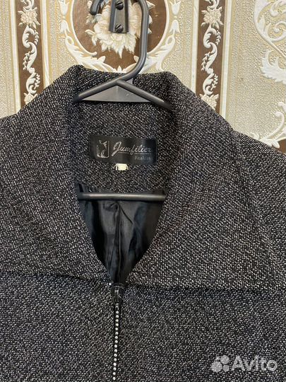 Костюм. Жакет удлинённый с юбкой