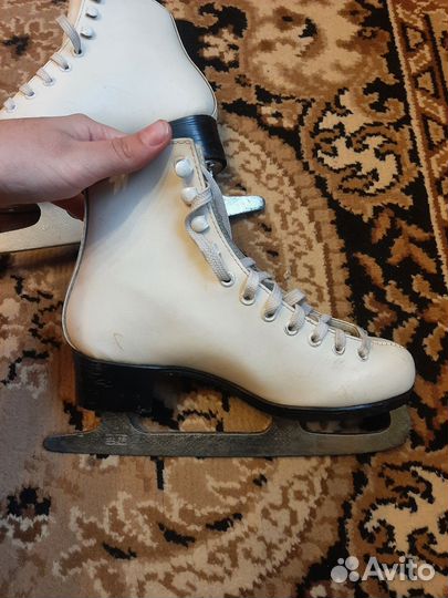 Коньки фигурные