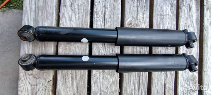 Амортизаторы задние б/у