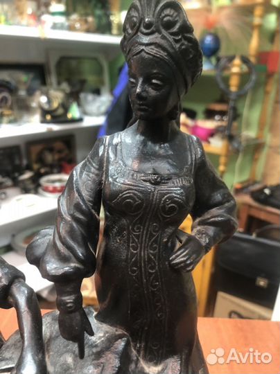 Хозяйка медной горы часы. Чугун Касли