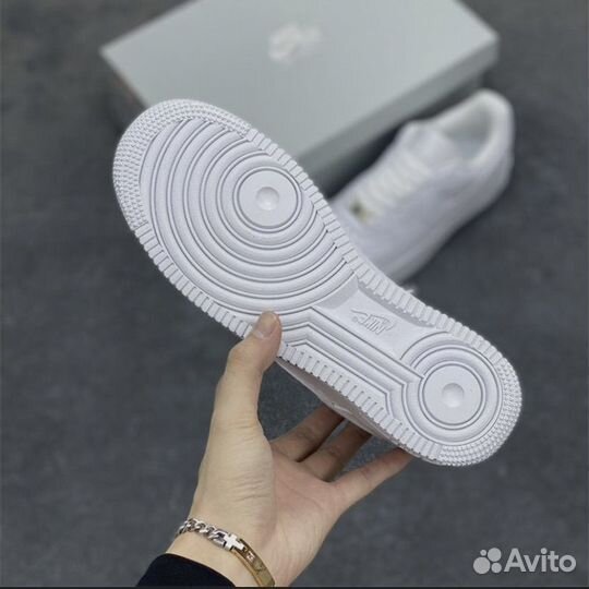 Nike Air Force 1 белые низкие кроссовки