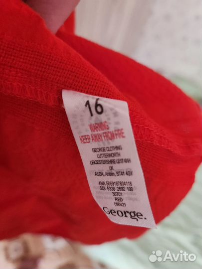 Красное платье фирмы 