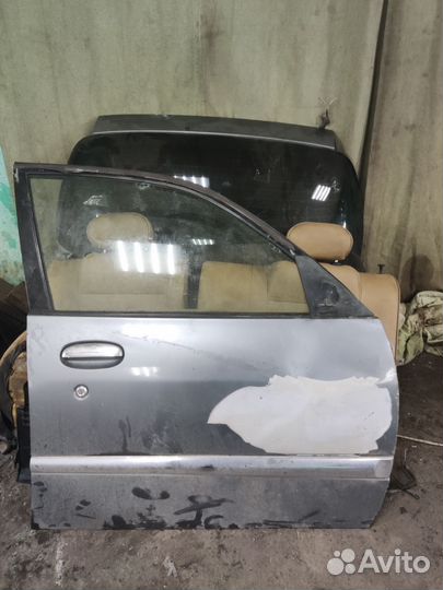 Двери daihatsu storia M101