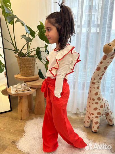 Красивый костюм