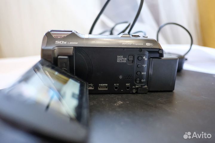 Продам видеокамеру Panasonic HC-V750