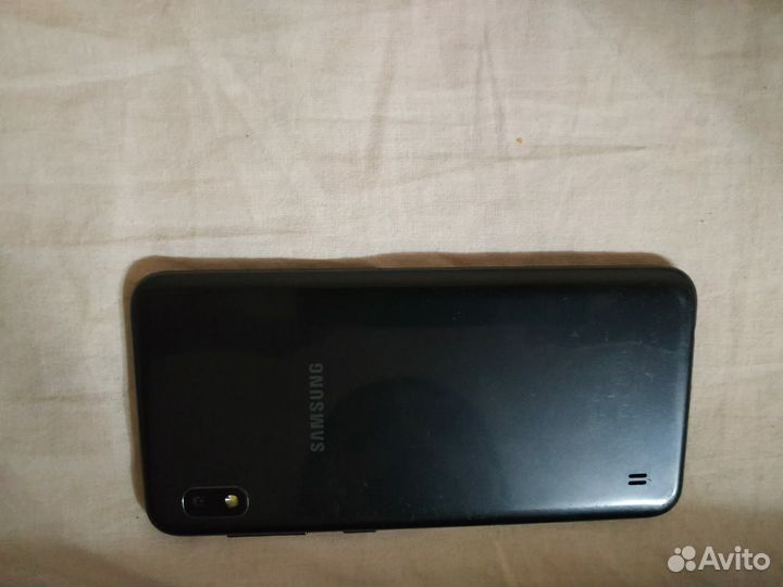Samsung Galaxy A10, 2/32 ГБ