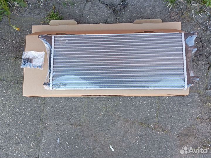 Радиатор низких температур Мерс 166 GL GLS ML GLE