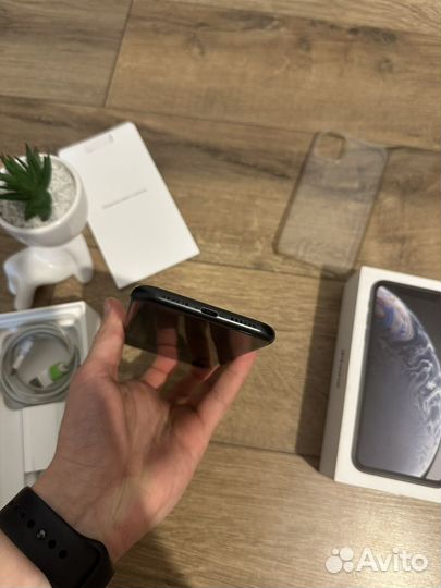 iPhone Xr, 64 ГБ