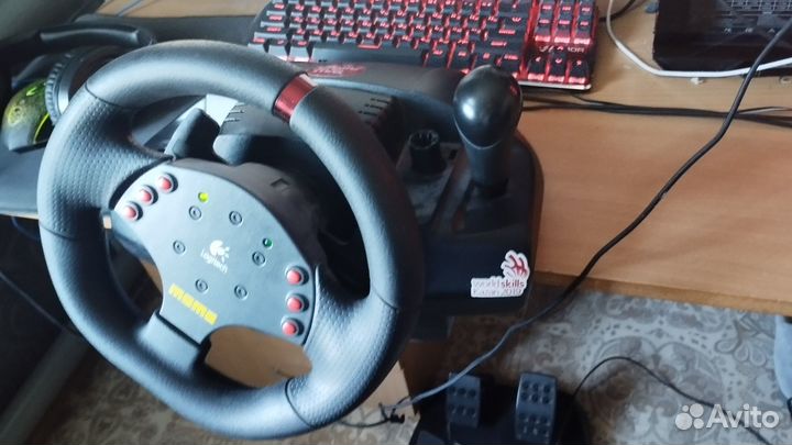 Игровой руль logitech momo racing (торг)