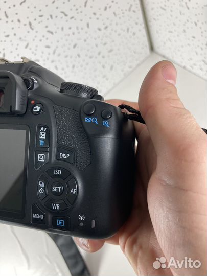 Фотоаппарат зеркальный Canon EOS 2000D