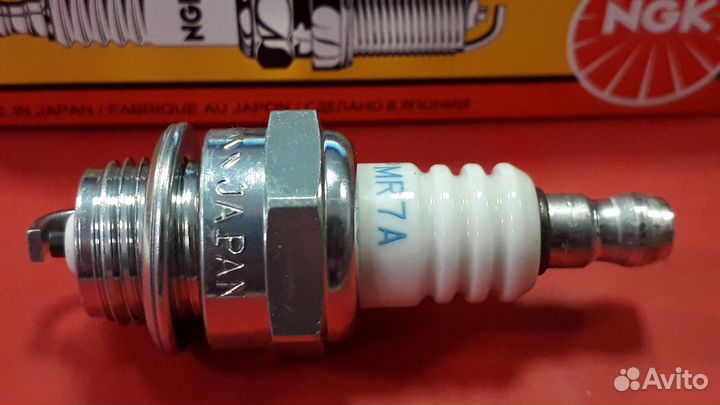 Свеча зажигания NGK для бензоинструмента