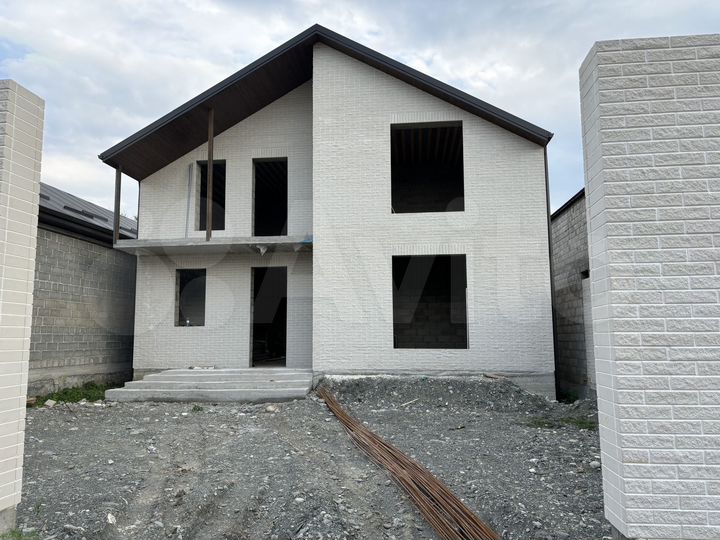 Дом 180 м² на участке 4 сот.