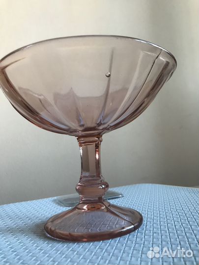 Ваза для фруктов на ножке цветное стекло СССР