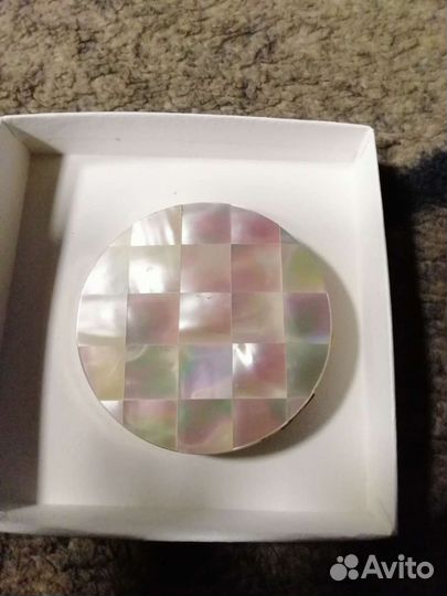 Винтажная пудреница Европа